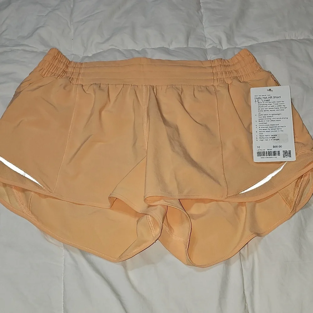 Lululemon Hotty Hot High Rise Short. 2.5" Lined. RKML- Rock Melon!! Sz 10!!! - Picture 2 of 13
